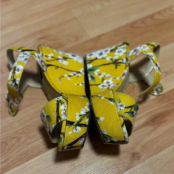 Dolce & Gabbana Yellow Floral Wedges - Picture 4 of 8